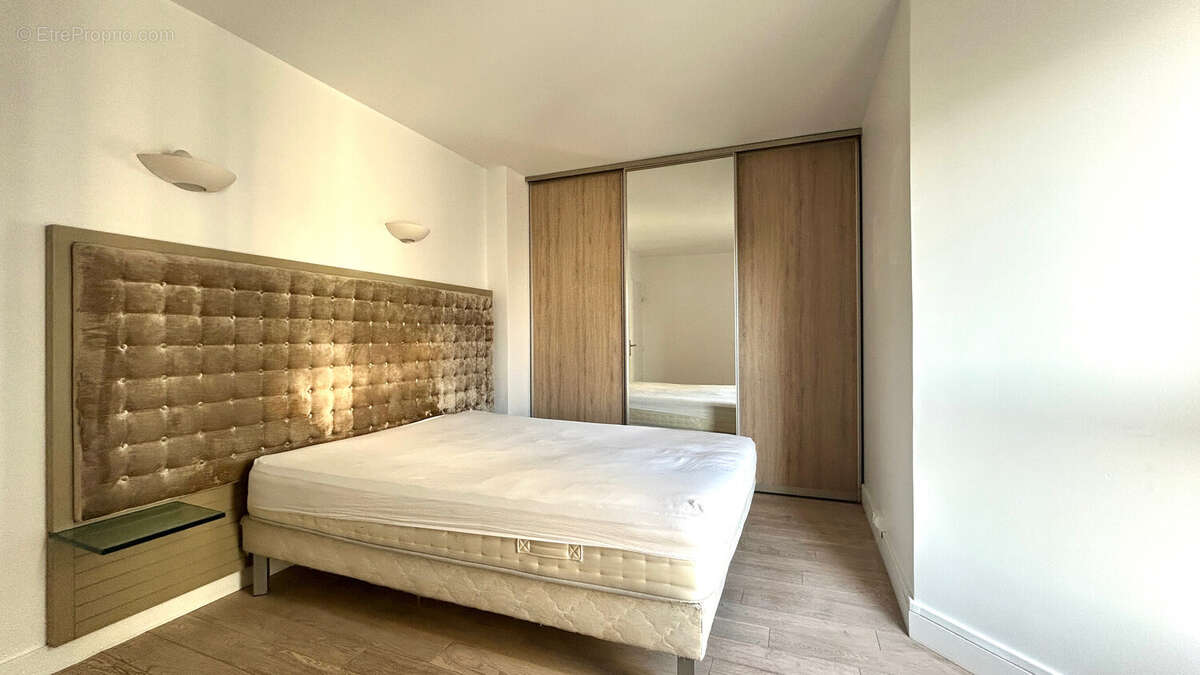 Chambre 2 - Appartement à PUTEAUX