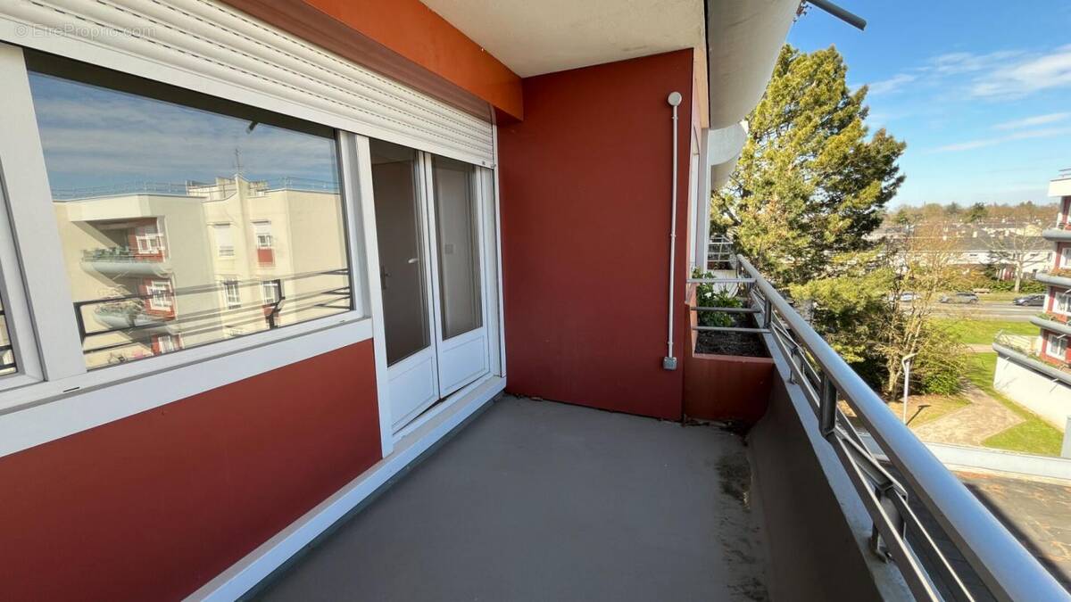 Appartement à LES PONTS-DE-CE