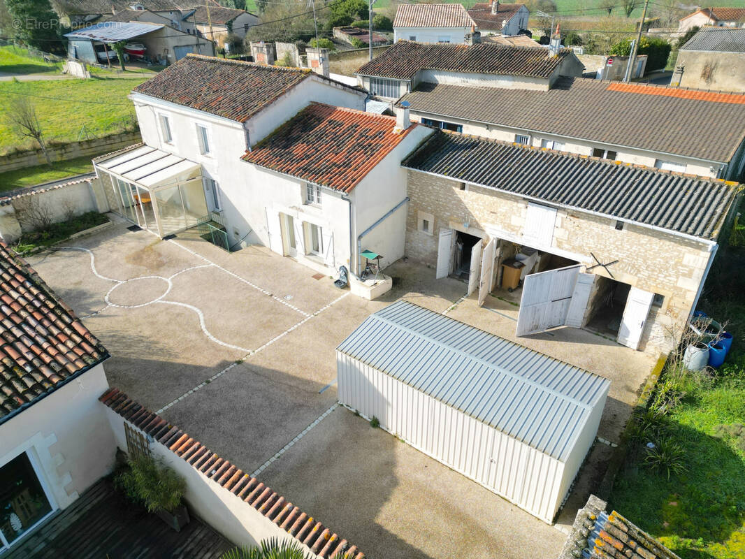 Maison à AVANTON