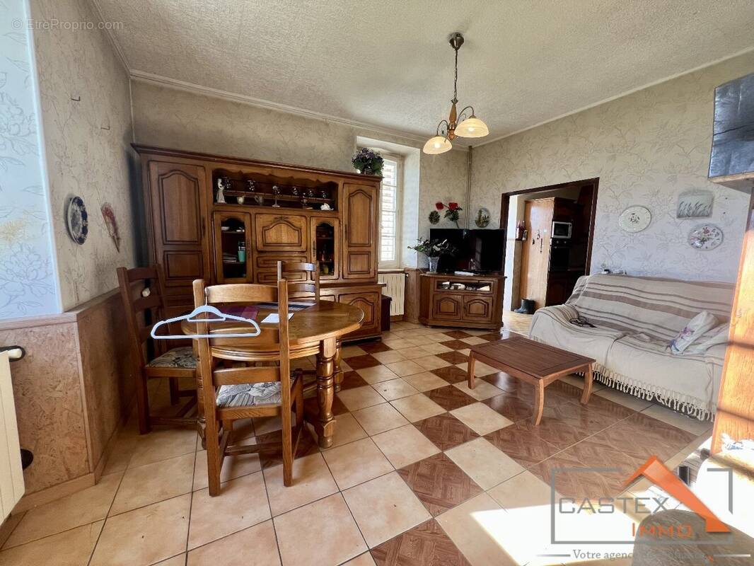 Maison à PRAT-BONREPAUX