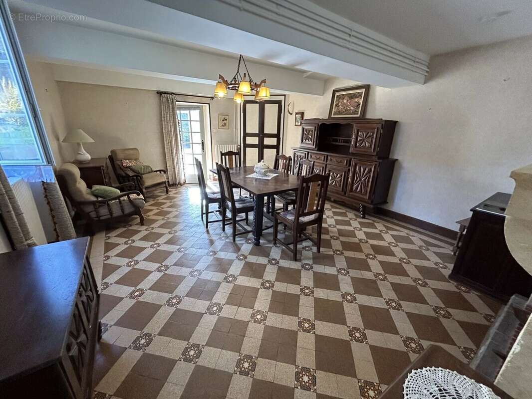 Maison à CLUNY