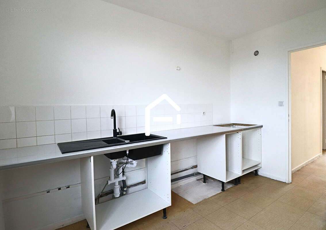 Appartement à PORT-DE-BOUC