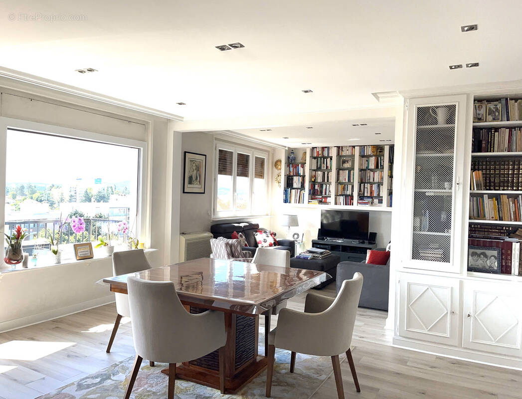 Appartement à BRON