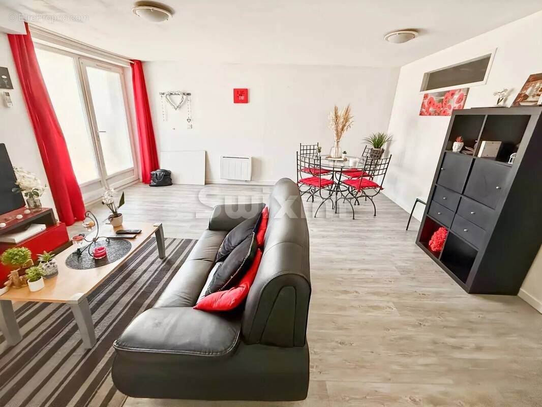 Appartement à PIERRELATTE