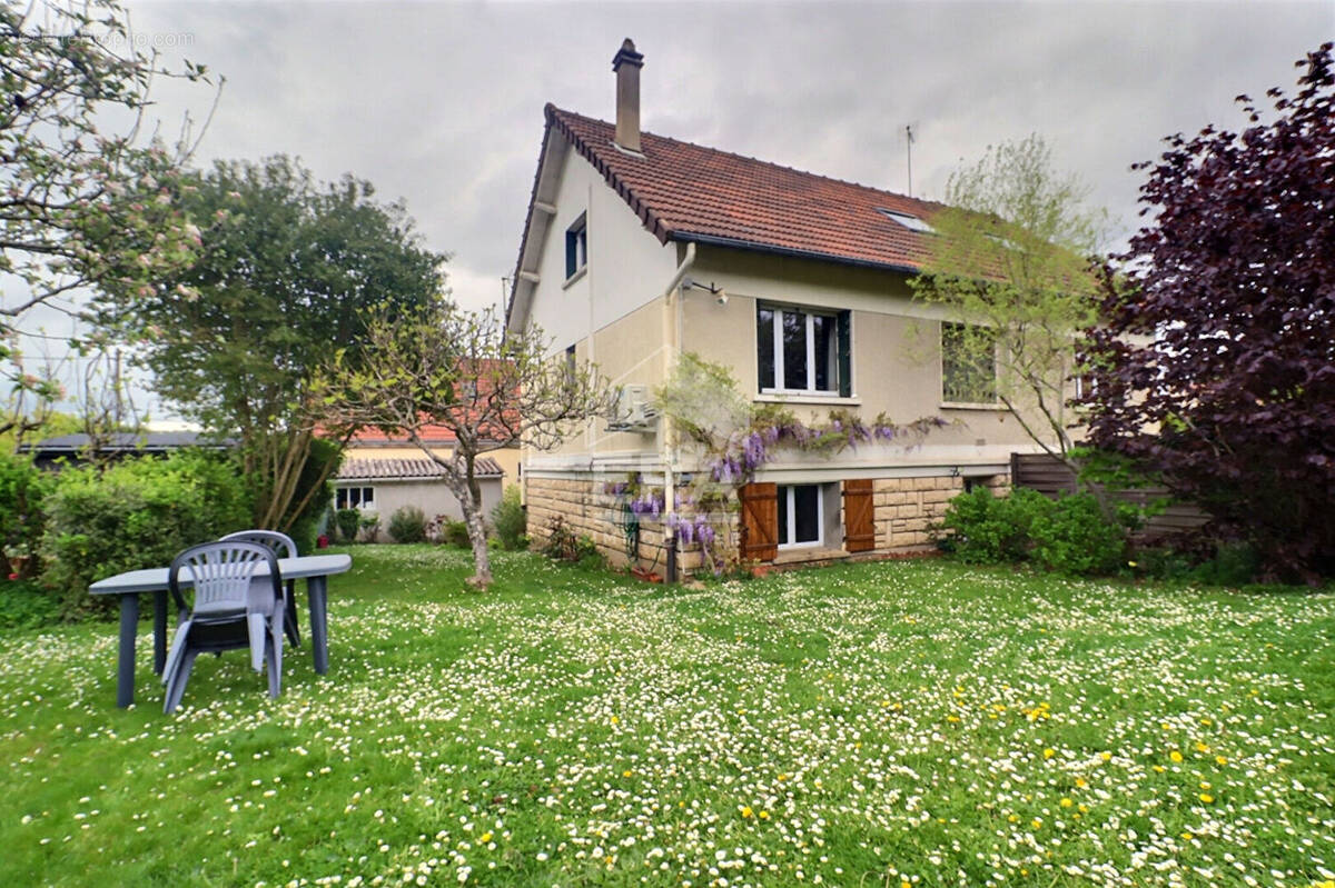Maison à MORIGNY-CHAMPIGNY