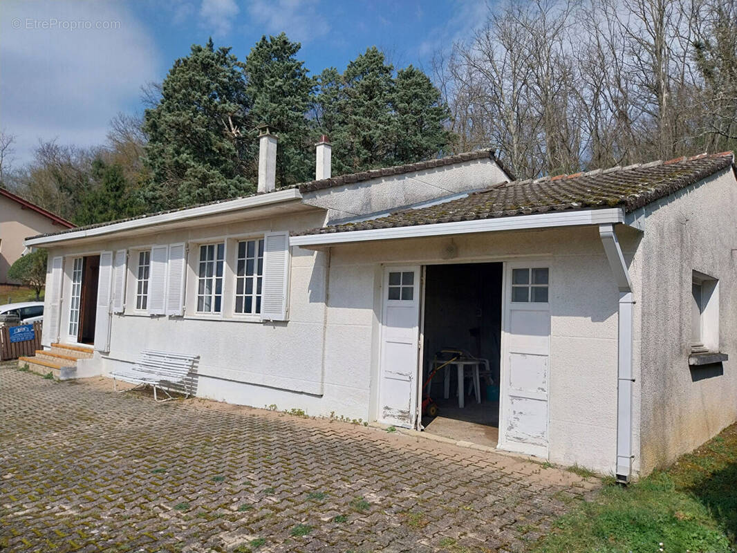 Maison à ESTRABLIN