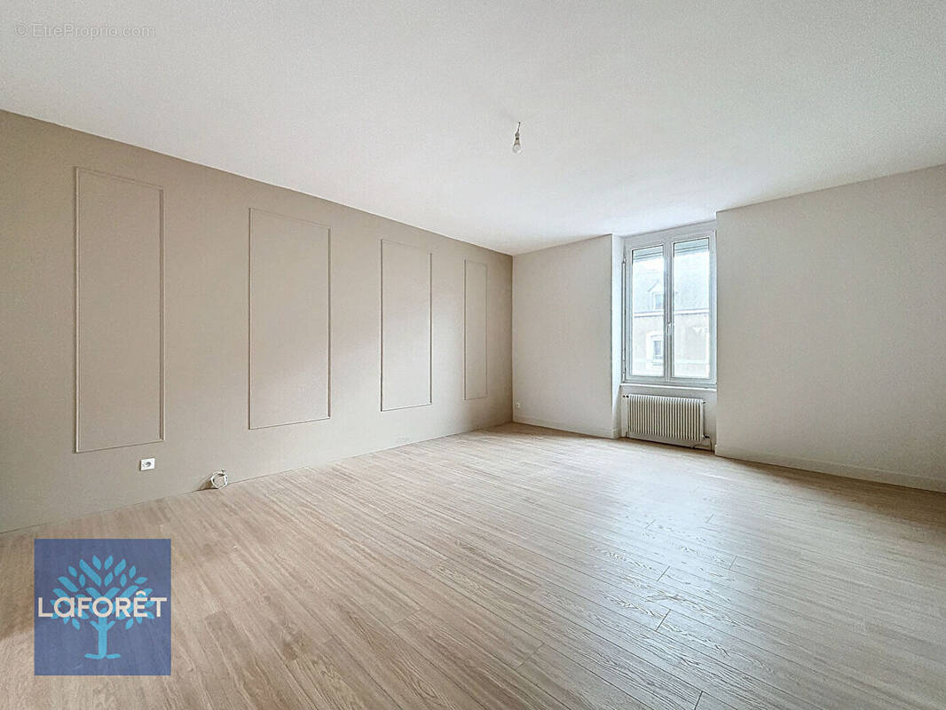 Appartement à FOUGERES