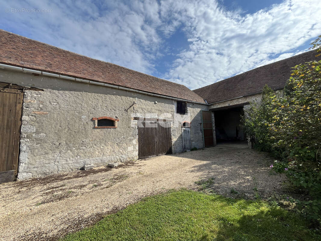 Maison à LA CHAPELLE-LA-REINE