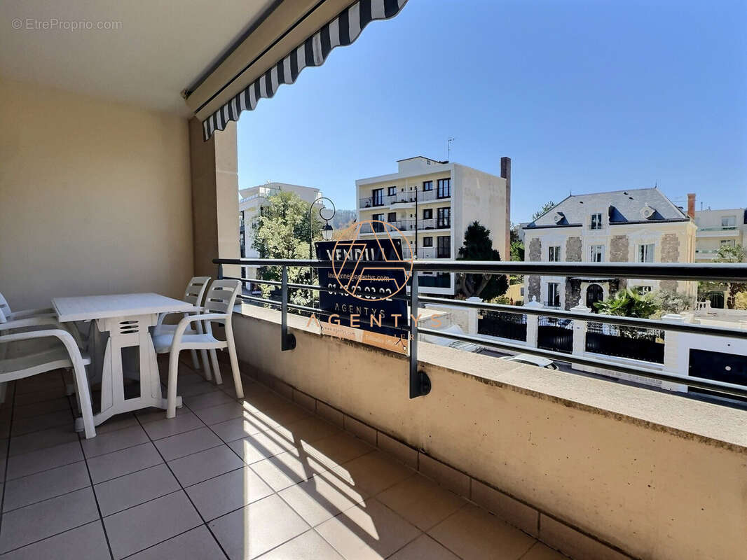 Appartement à SAINT-MAUR-DES-FOSSES