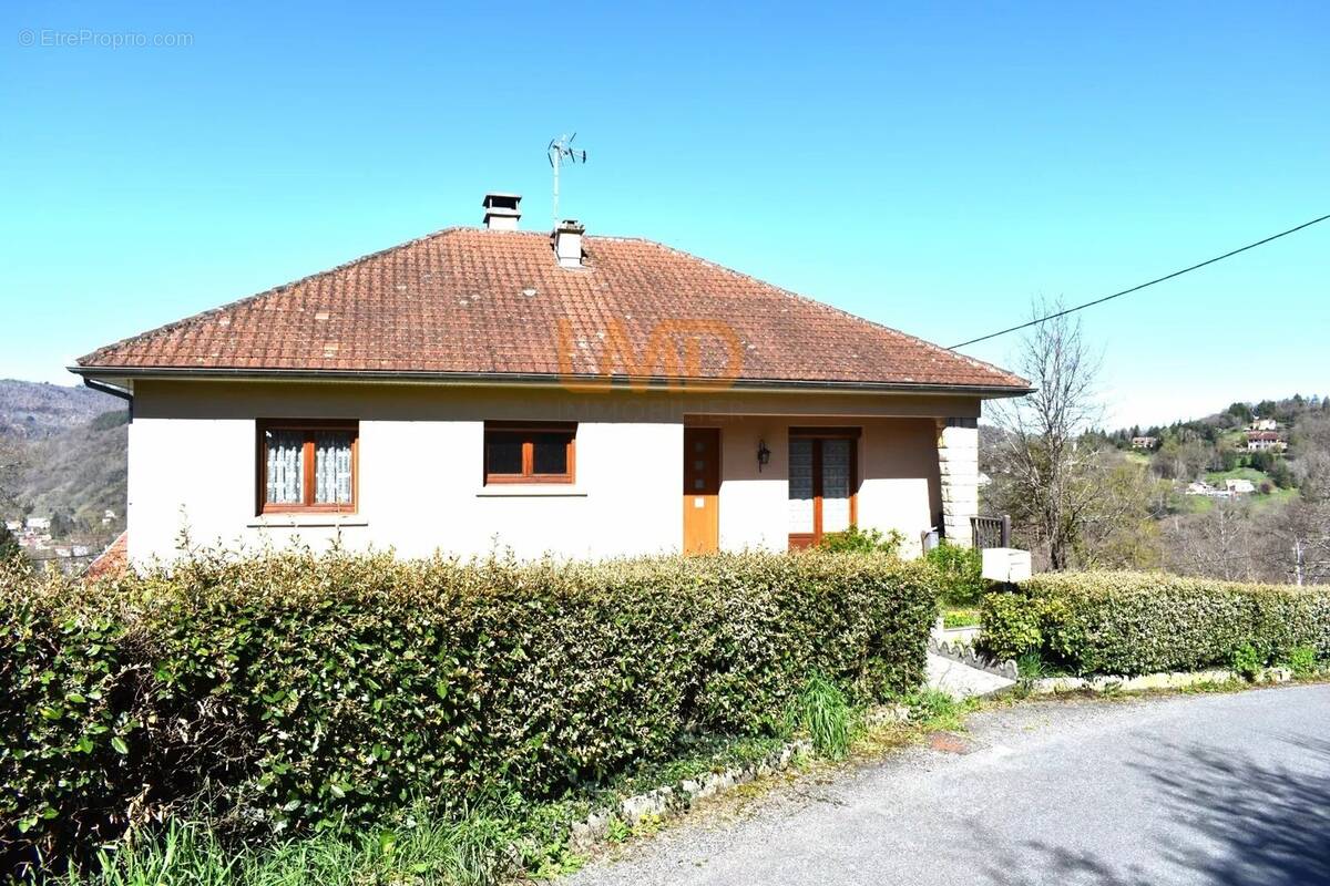 Maison à DECAZEVILLE