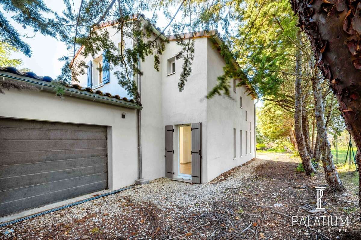 Maison à CUCURON