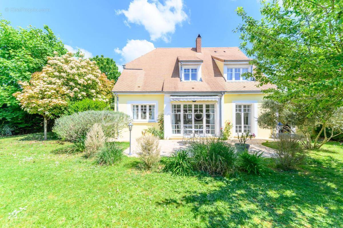 Maison à MAGNY-LE-HONGRE