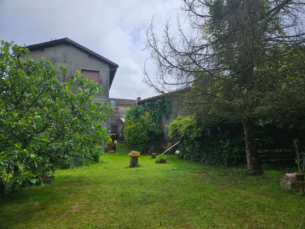 Appartement à LA SAUVE