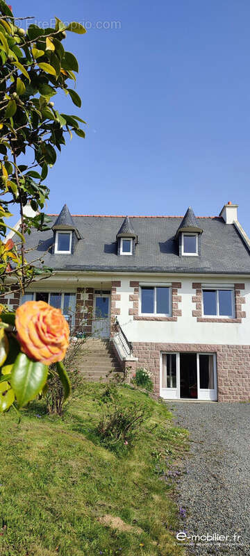Maison à PLOUEZEC