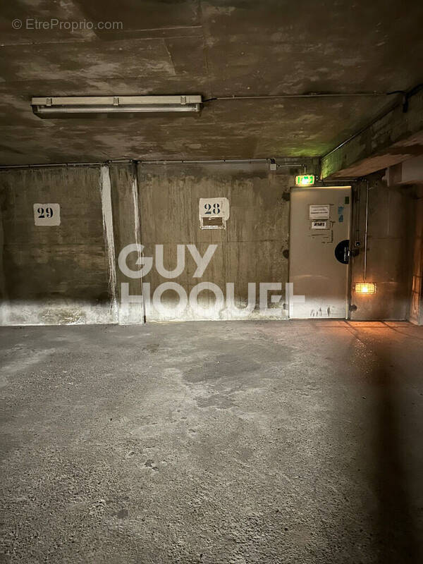 Parking à PARIS-19E