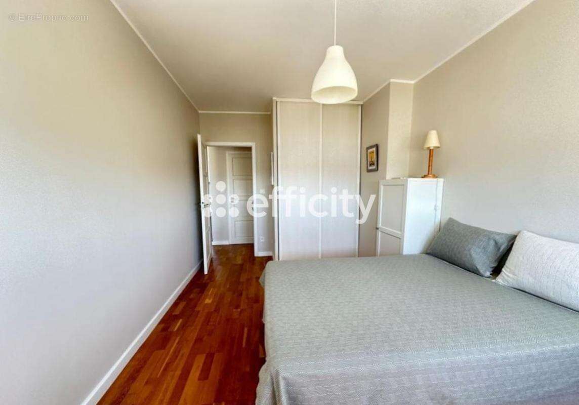 Appartement à LA CHAPELLE-EN-SERVAL