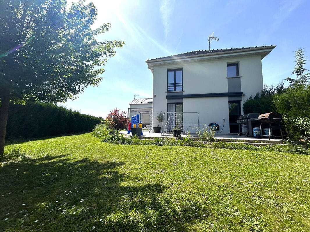 Maison à VERT-SAINT-DENIS