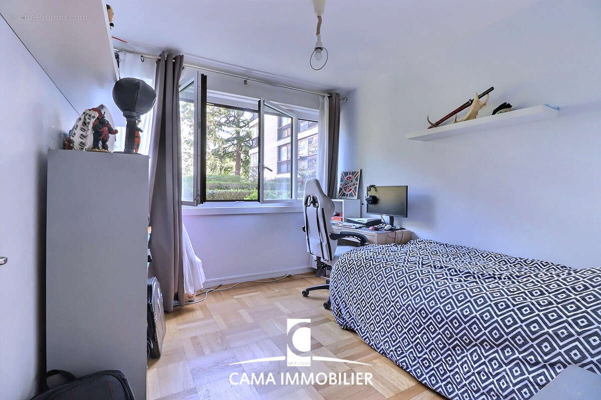 Appartement à FONTENAY-LE-FLEURY