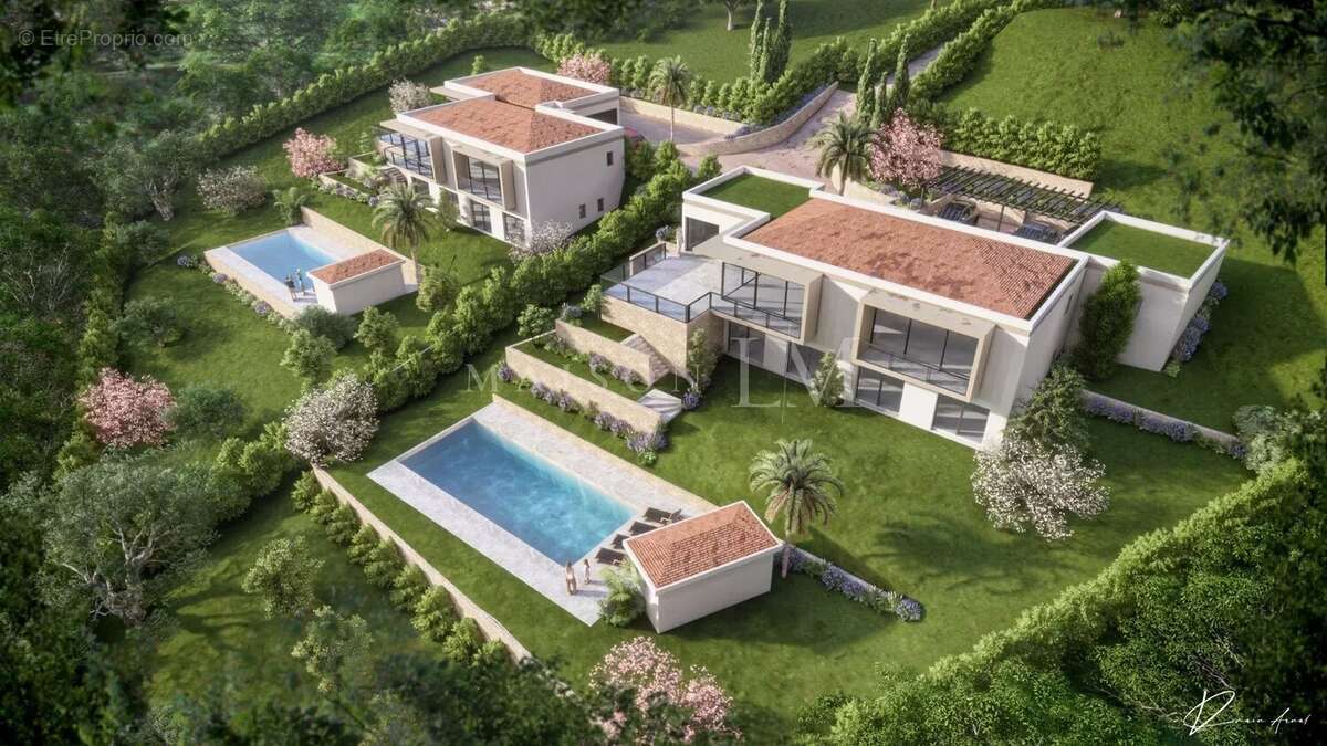 Terrain à MOUGINS