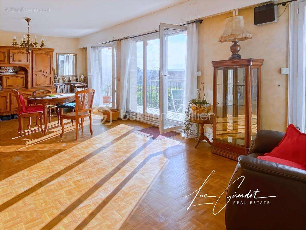 Appartement à SAINT-MAUR-DES-FOSSES