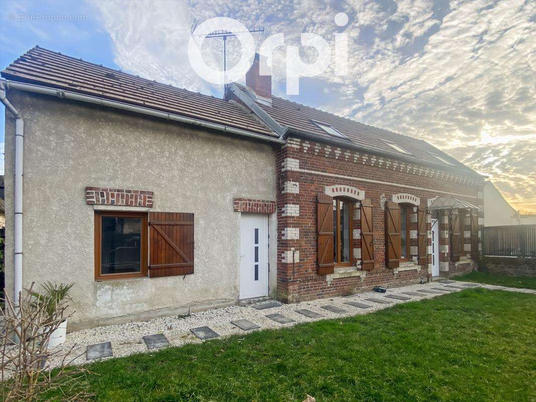 Maison à CRESSONSACQ