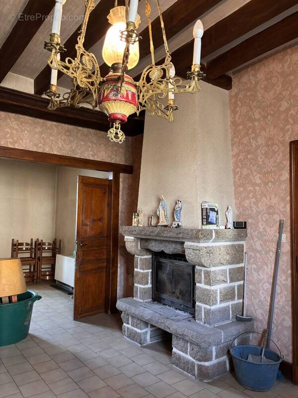 Maison à CONLIE
