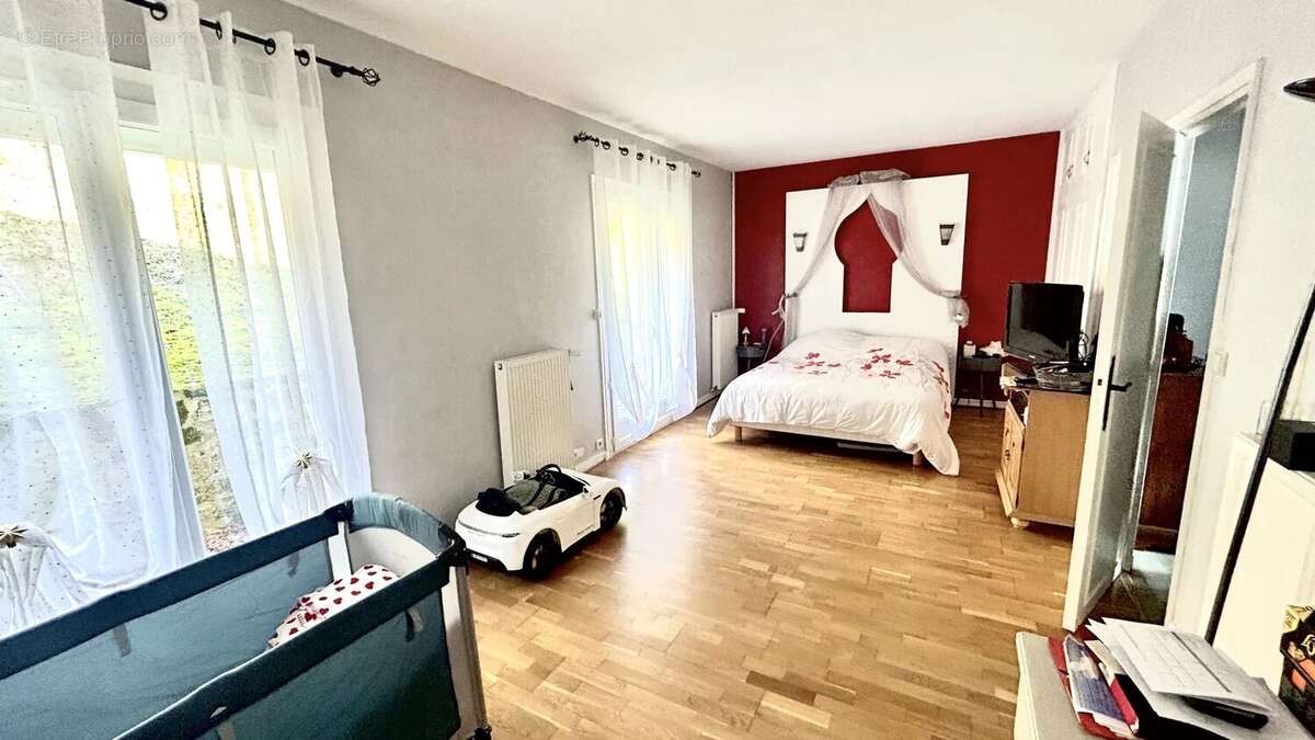 Maison à MANTES-LA-JOLIE