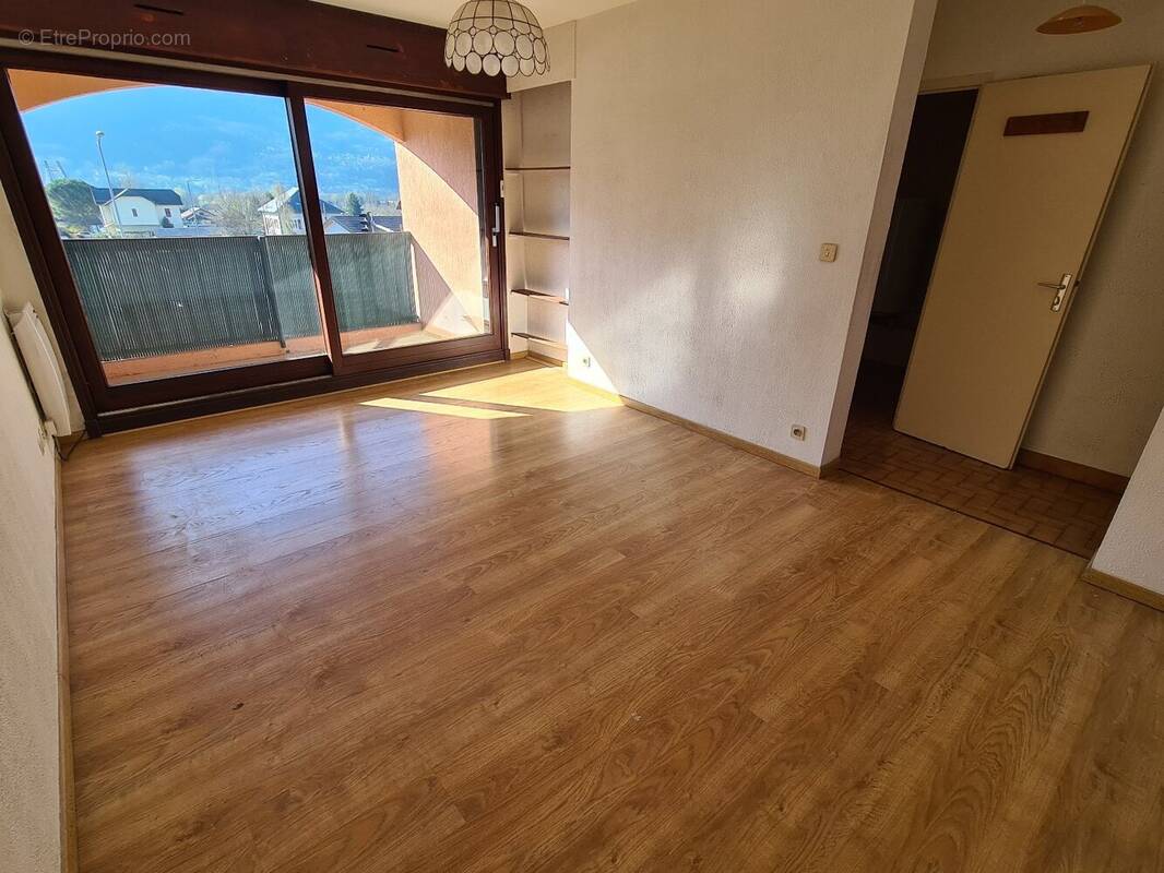 Appartement à GILLY-SUR-ISERE
