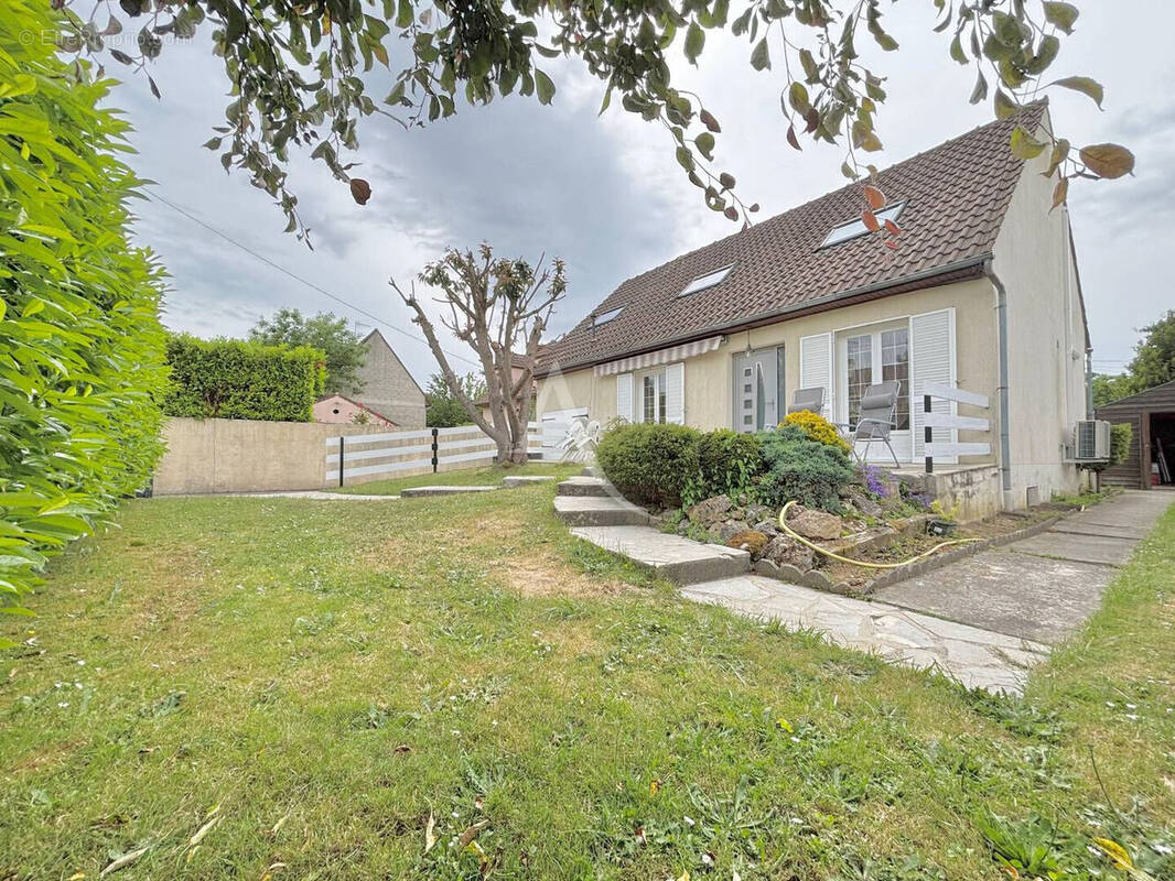 Maison à OZOIR-LA-FERRIERE