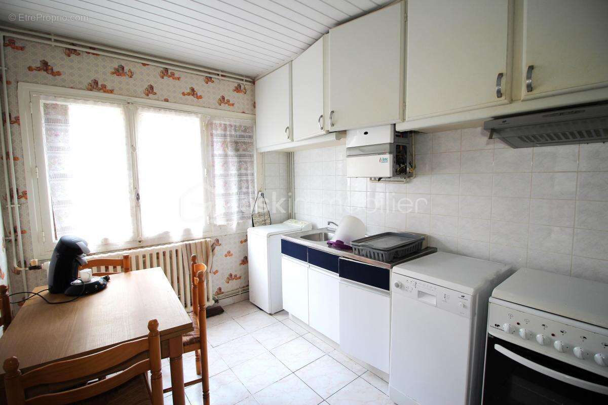 Appartement à LAMALOU-LES-BAINS