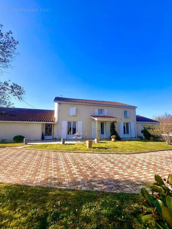 Maison à SAINT-SULPICE-ET-CAMEYRAC