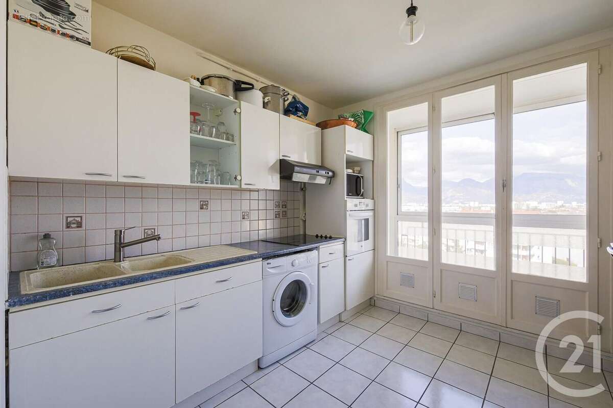 Appartement à LE PONT-DE-CLAIX