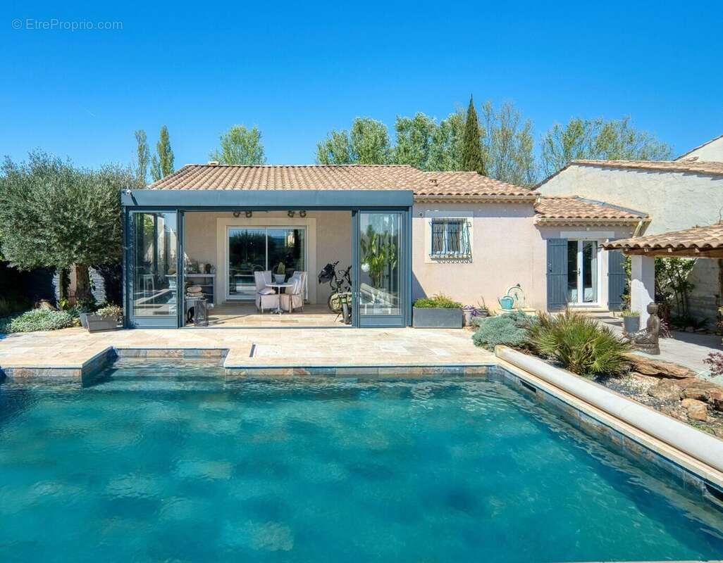 Maison à SUZE-LA-ROUSSE