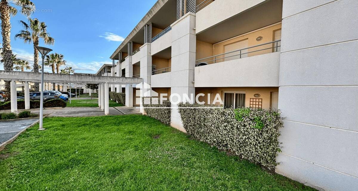 Appartement à ROQUEBRUNE-SUR-ARGENS