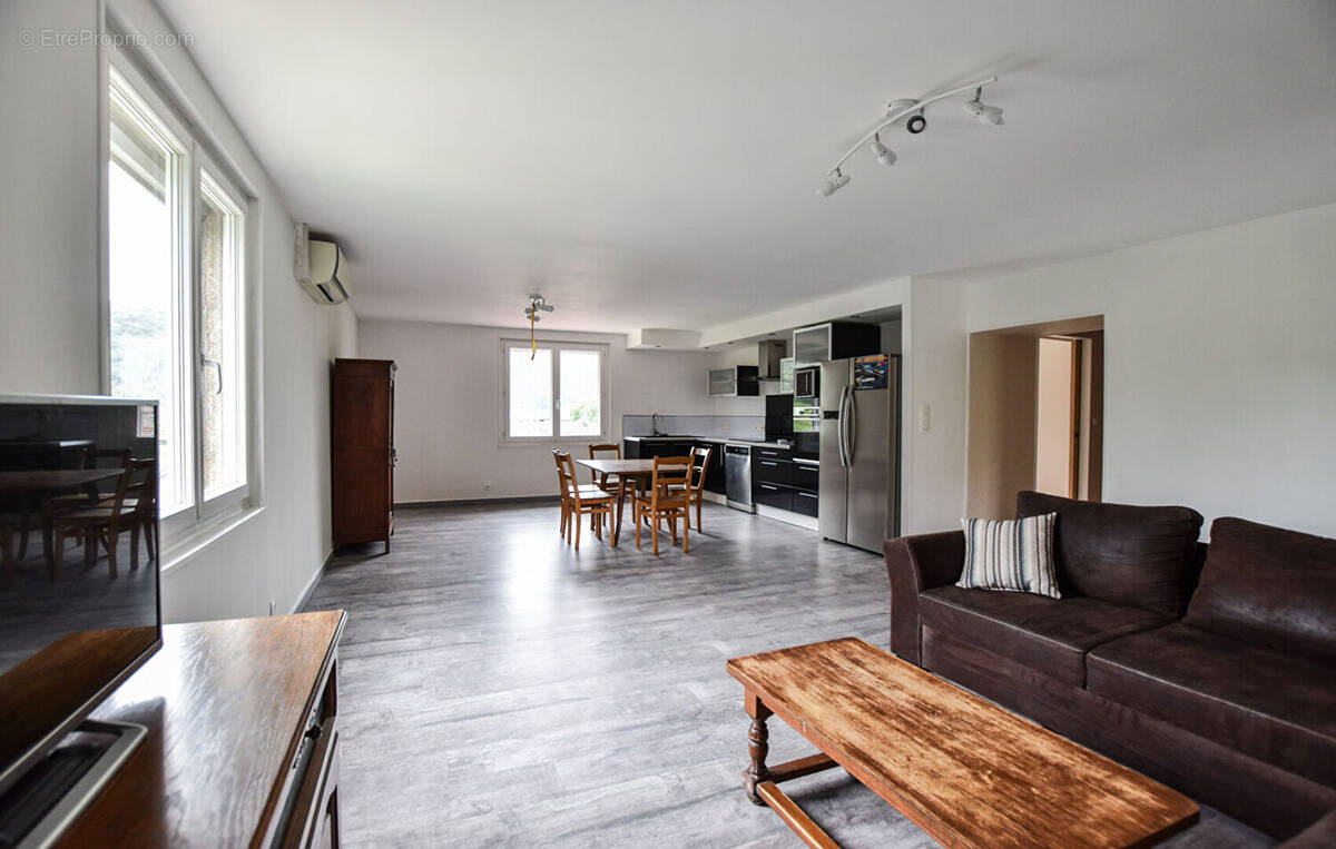 Appartement à ROCHE-LEZ-BEAUPRE