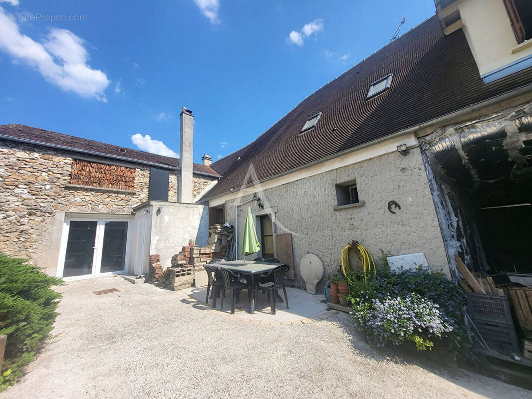 Maison à LE CHATELET-EN-BRIE