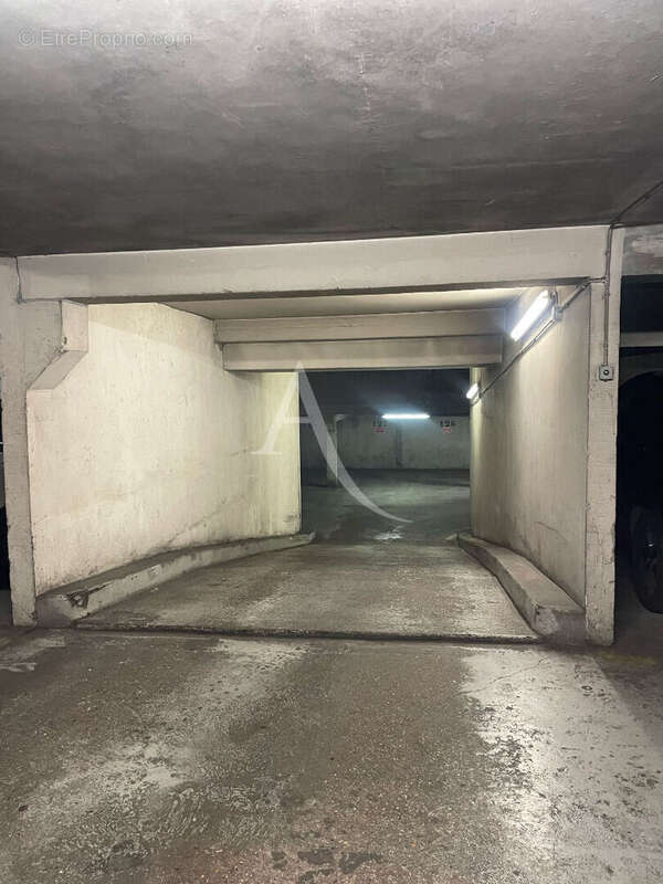 Parking à LE KREMLIN-BICETRE