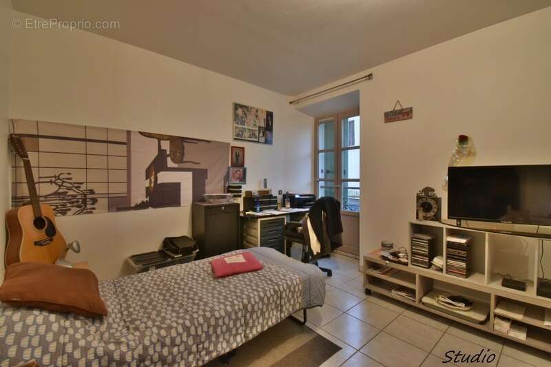 Appartement à PEYRUIS