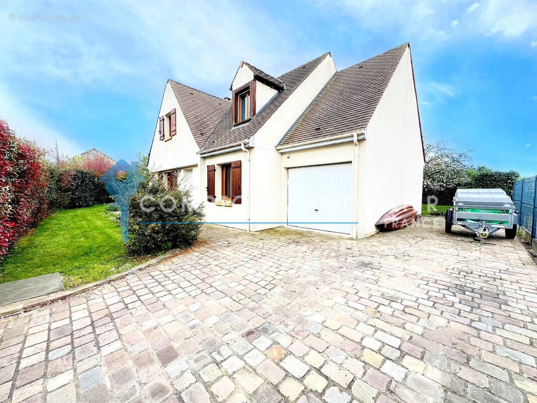 Maison à AUNEAU