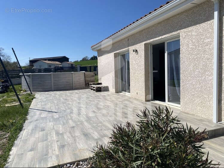 Maison à CHATEAUNEUF-DE-GALAURE