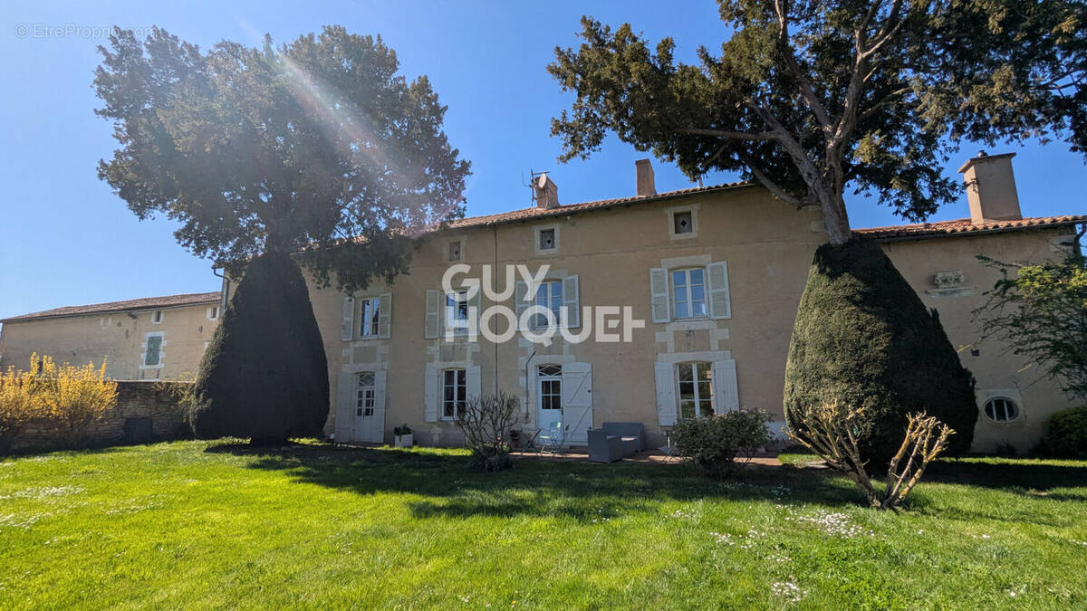 Maison à NEUVILLE-DE-POITOU