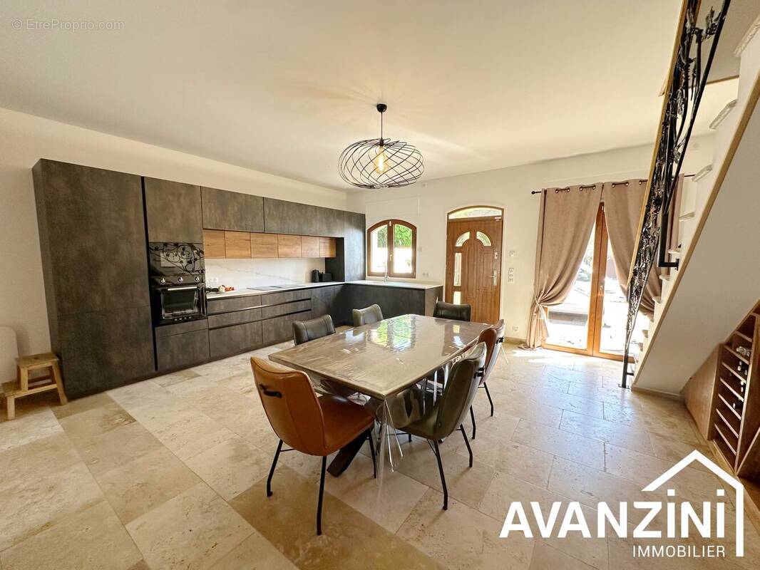 Maison à MONTEVRAIN