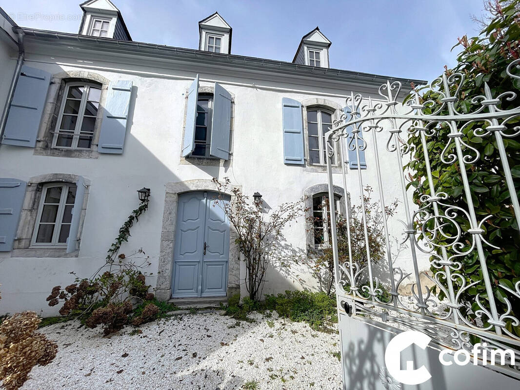 facade EST maison entrée  - Maison à ARGELES-GAZOST