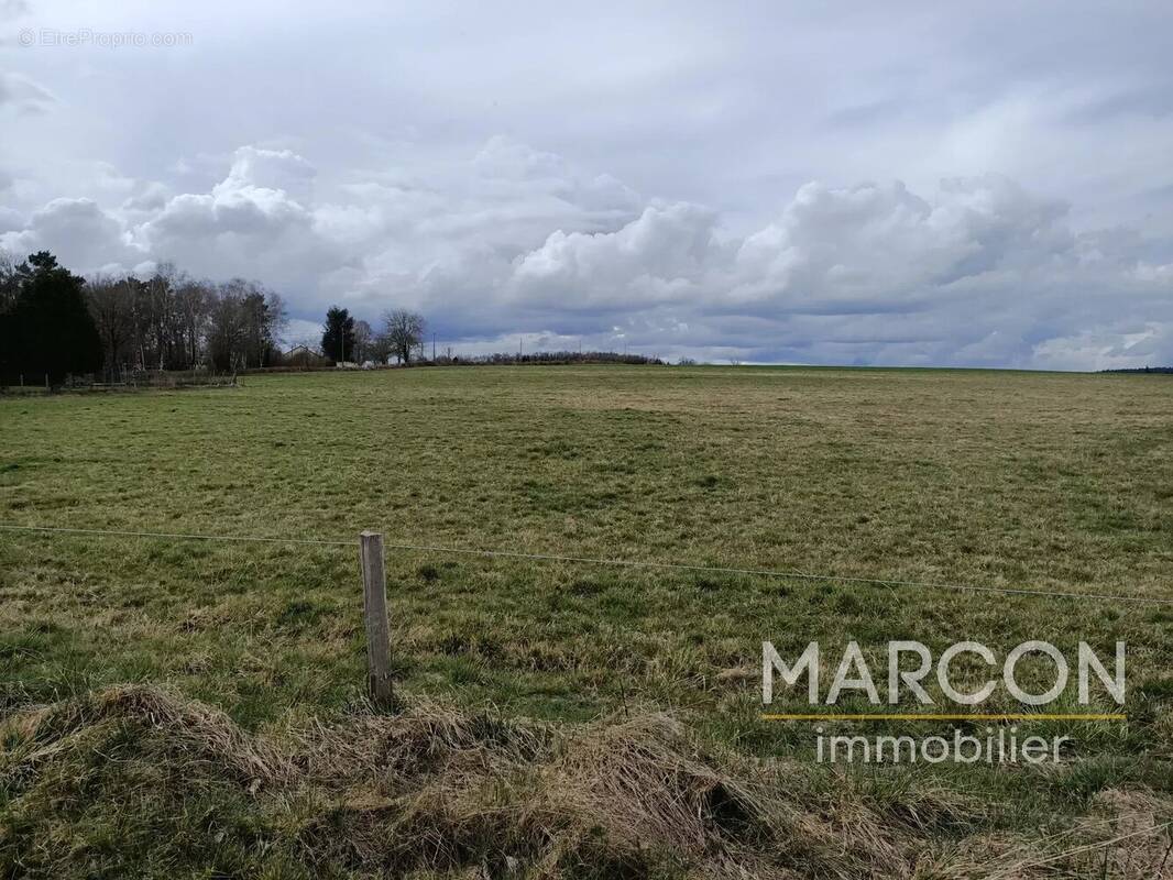 Terrain à AUBUSSON
