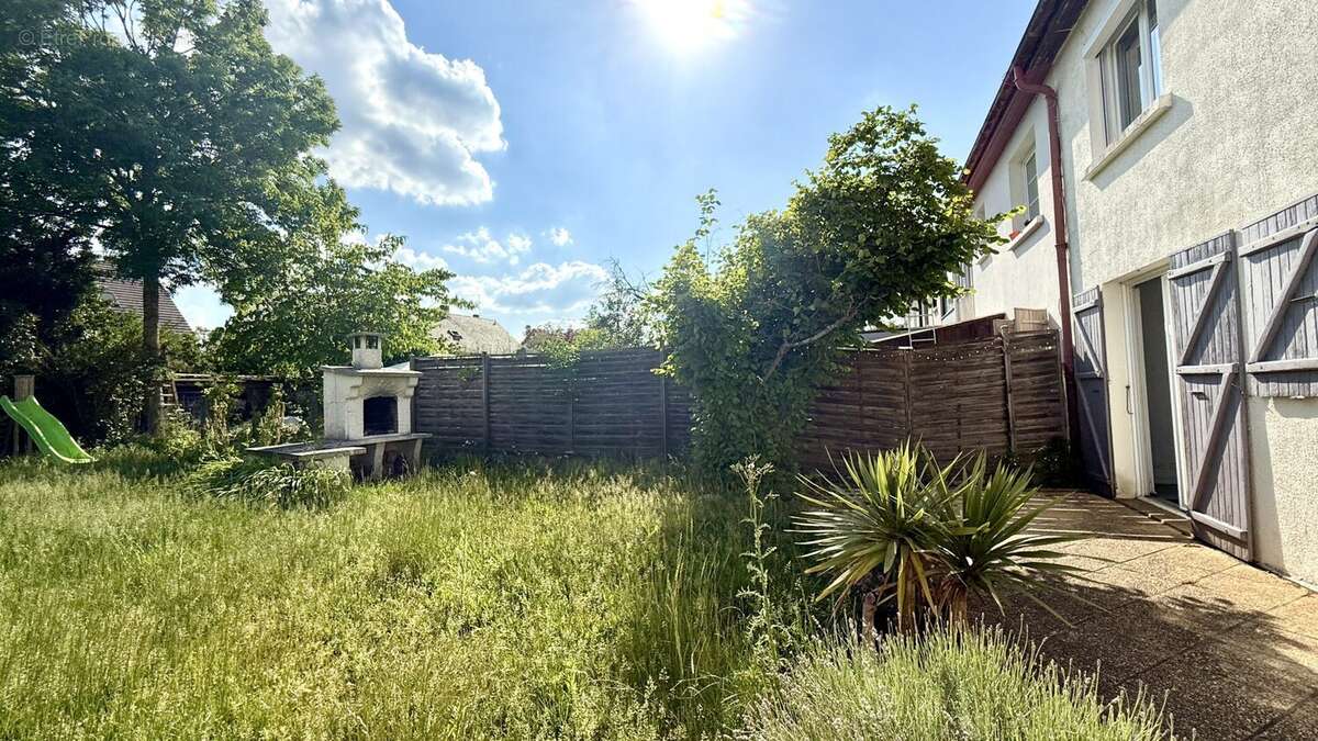 Maison à BOUAFLE