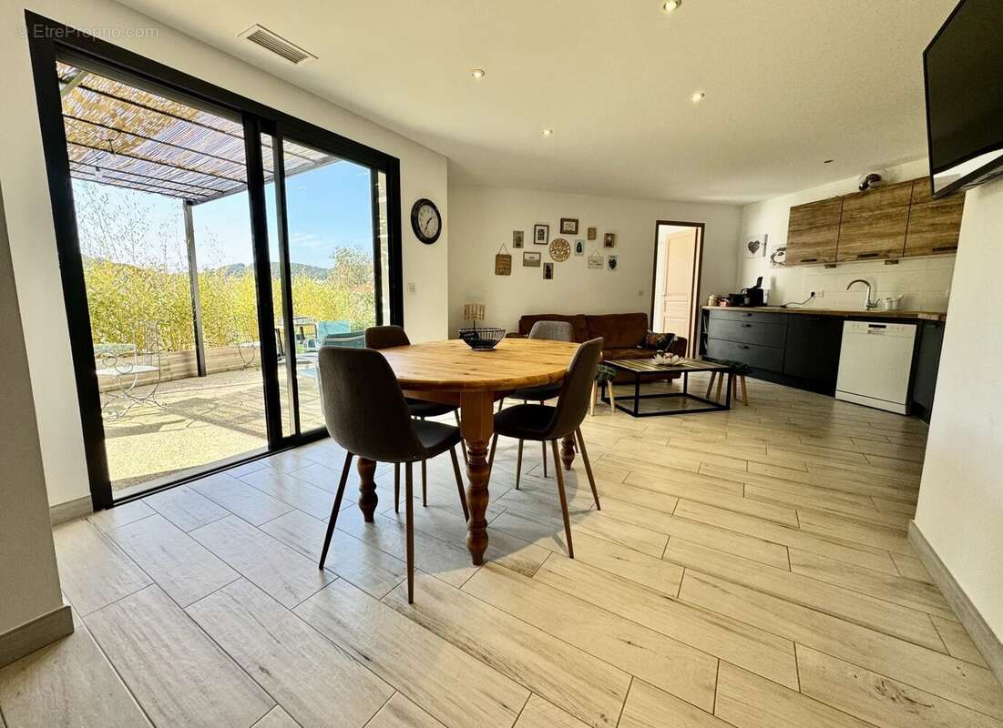 Maison à VALLAURIS