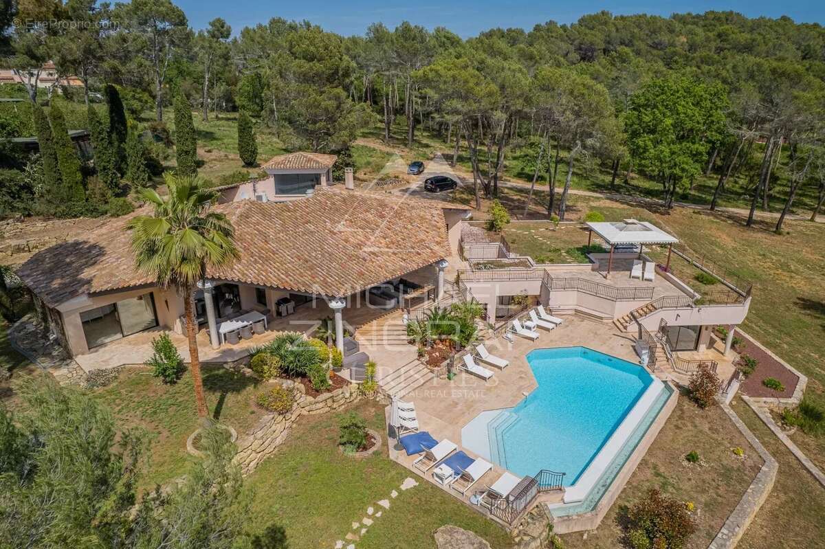 Maison à MOUGINS