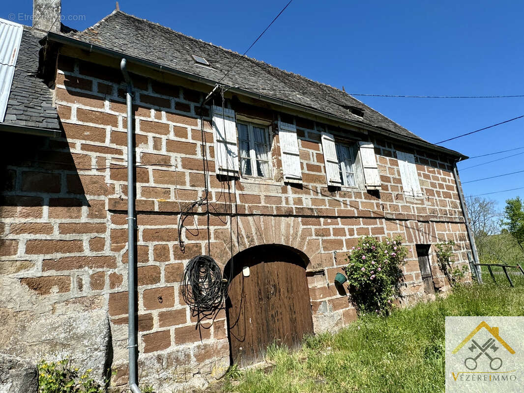 Maison à SAINT-CYR-LA-ROCHE