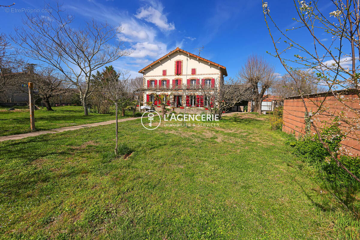 Maison à LESCURE-D&#039;ALBIGEOIS
