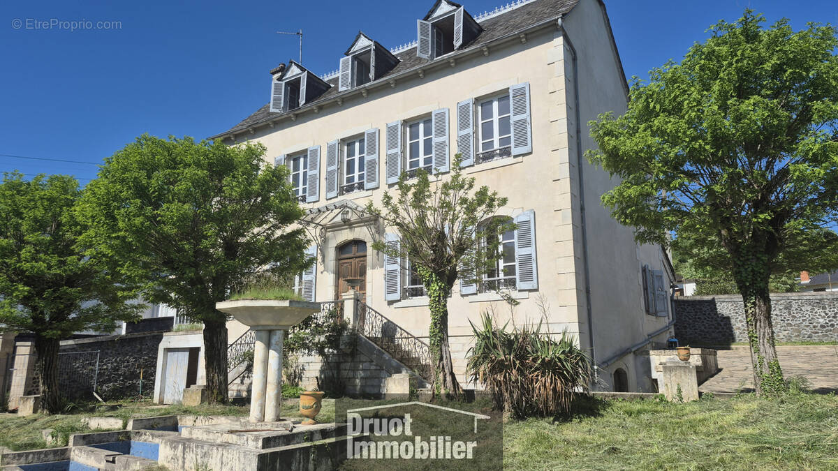 Maison à ESPALION